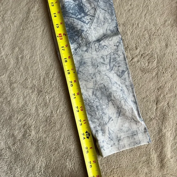 Lululemon Ebb to Train Tight Ombré Leggings - Picture 13 of 14